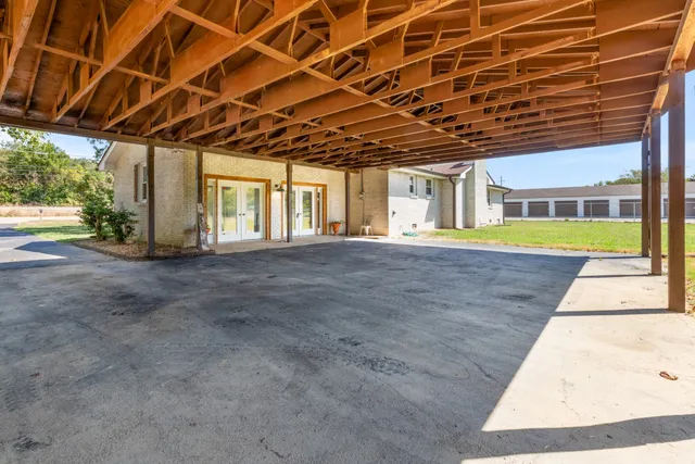 $349,900 | 2547 Highway 70 East, Waverly, TN 37185