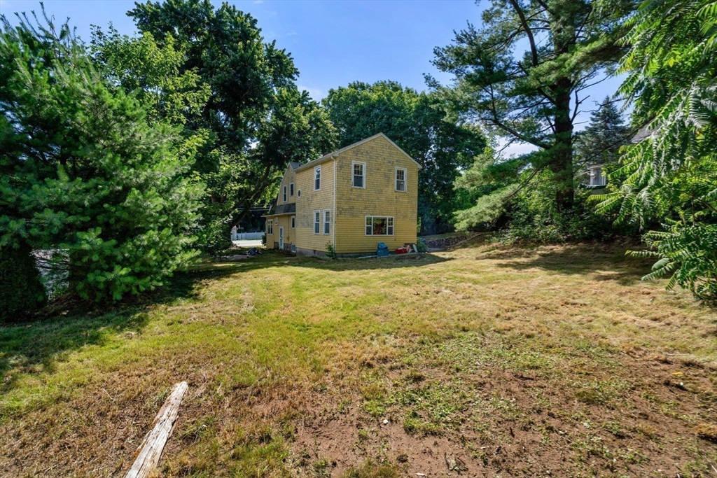 896 Main Street Reading, MA 01867 - Photo 6 of 30