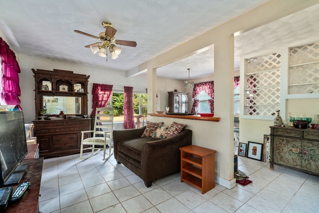 896 Main Street Reading, MA 01867 - Photo 9 of 30