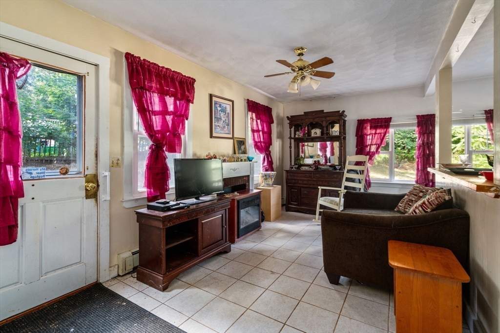 896 Main Street Reading, MA 01867 - Photo 10 of 30