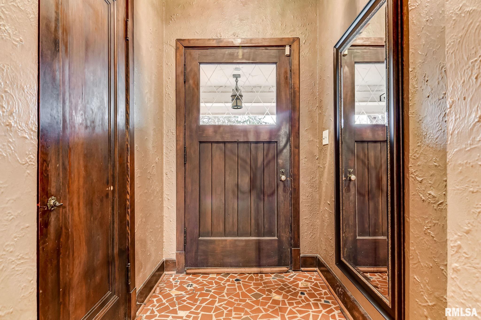 1908 Bates Avenue Springfield, IL 62704 - Photo 5 of 48