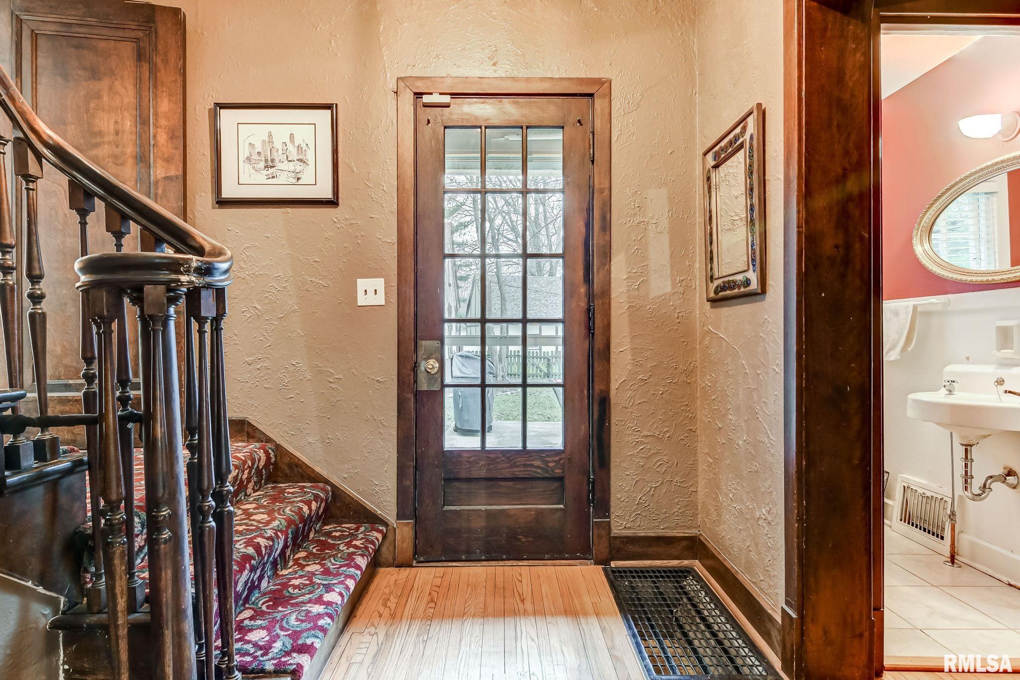 1908 Bates Avenue Springfield, IL 62704 - Photo 6 of 48
