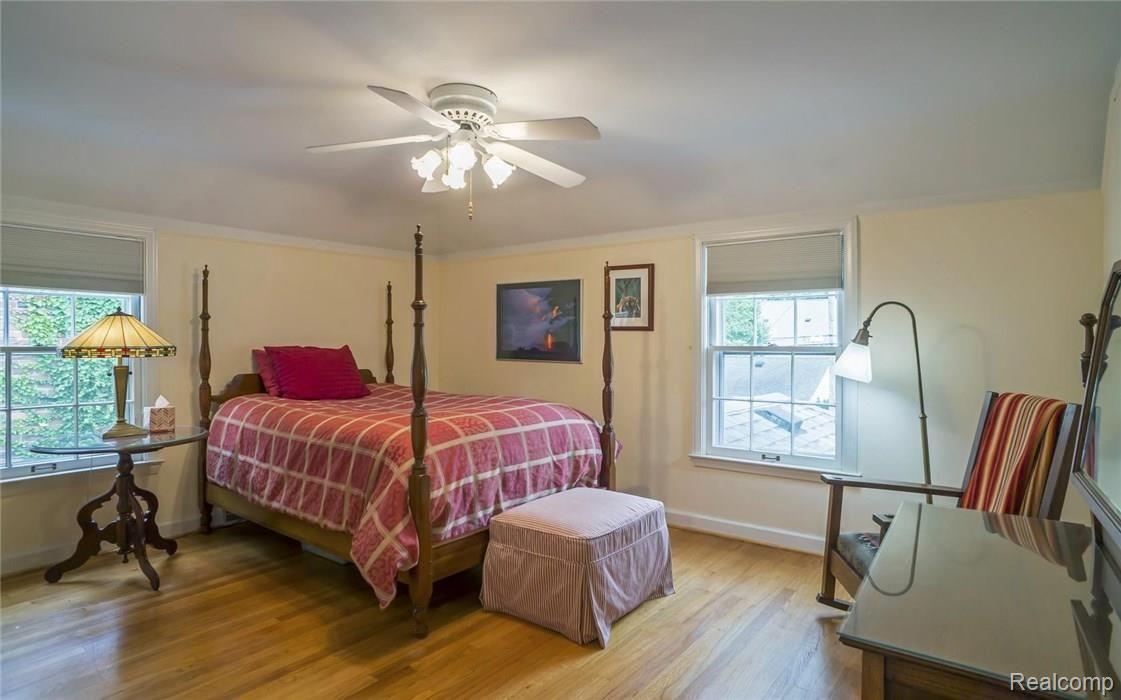 272 Merriweather Road Grosse Pointe, MI 48236 - Photo 13 of 18 21-photo-web-1680x1050-162891.jpg