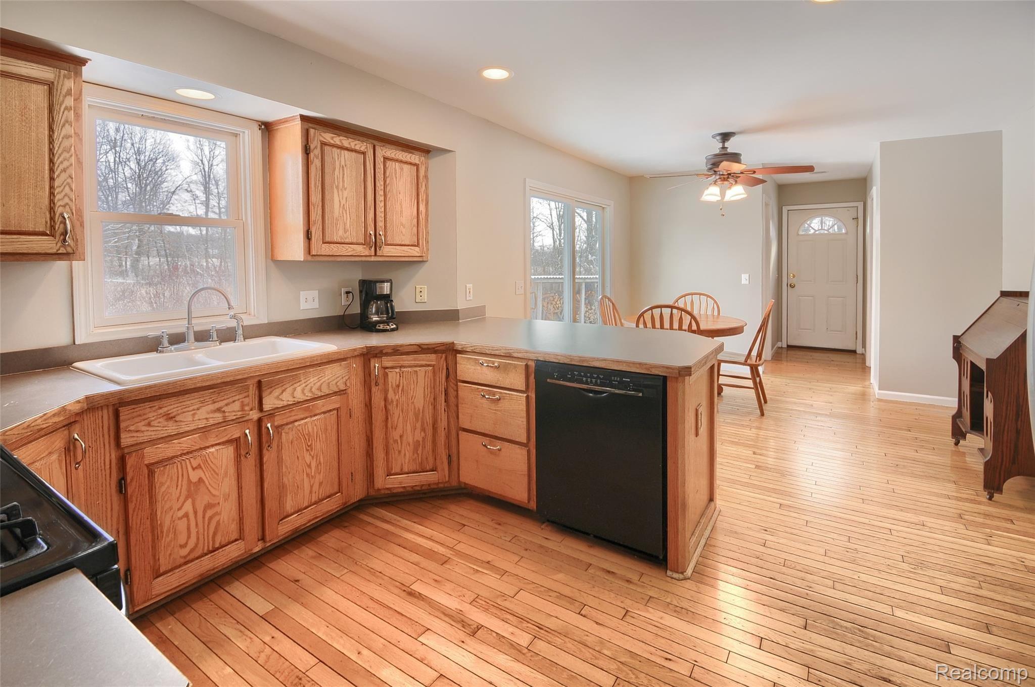 4203 West Clyde Road North Howell, MI 48855 - Photo 7 of 24 DSC_7341-HDR(5).jpg