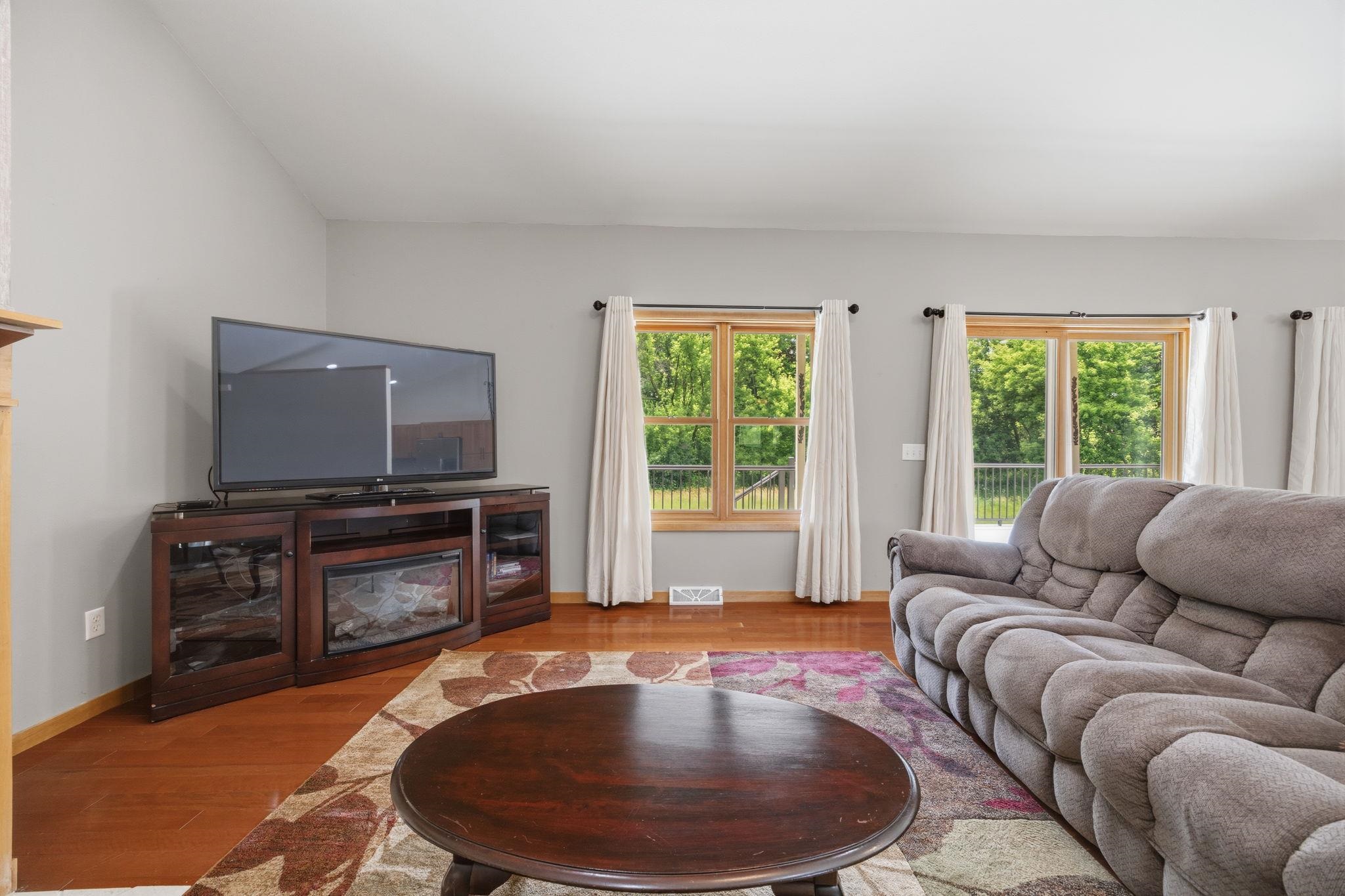 401 Highland Road Cambridge, WI 53523 - Photo 6 of 90