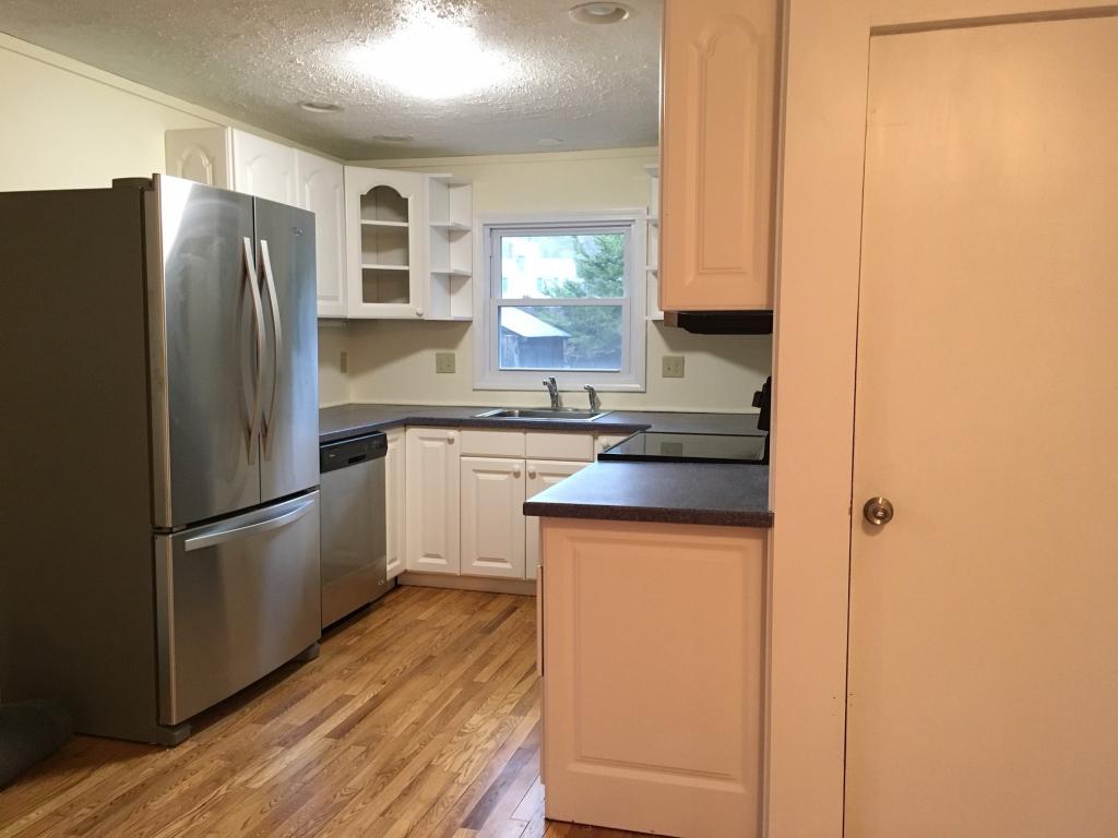 4 Sunset Avenue Derry, NH 03038 - Photo 3 of 18