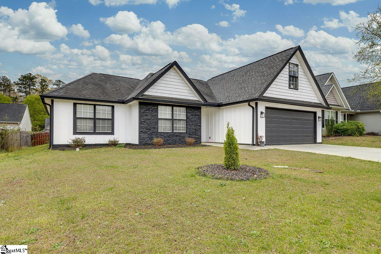 4 Rusty Court Simpsonville, SC 29680 - Photo 2 of 24 Gallery Image 2