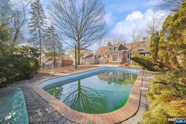 $7,000 | 18A Lakeview Avenue, Unit 181, Leonia, NJ 07605