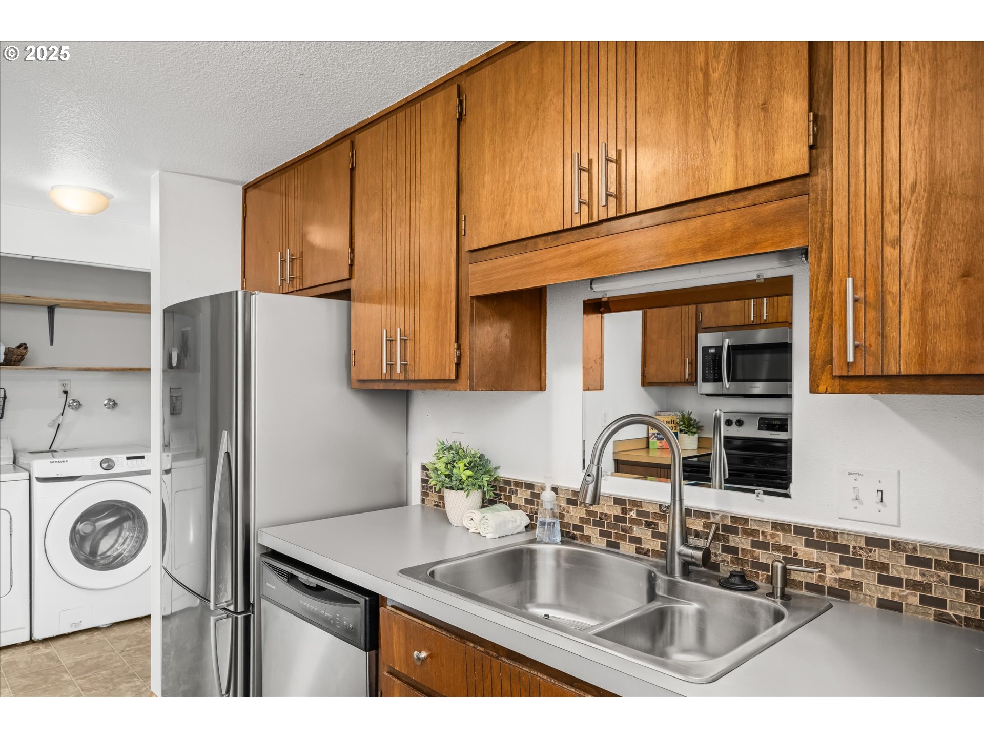 2819 Greentree Way Eugene, OR 97405 - Photo 11 of 35