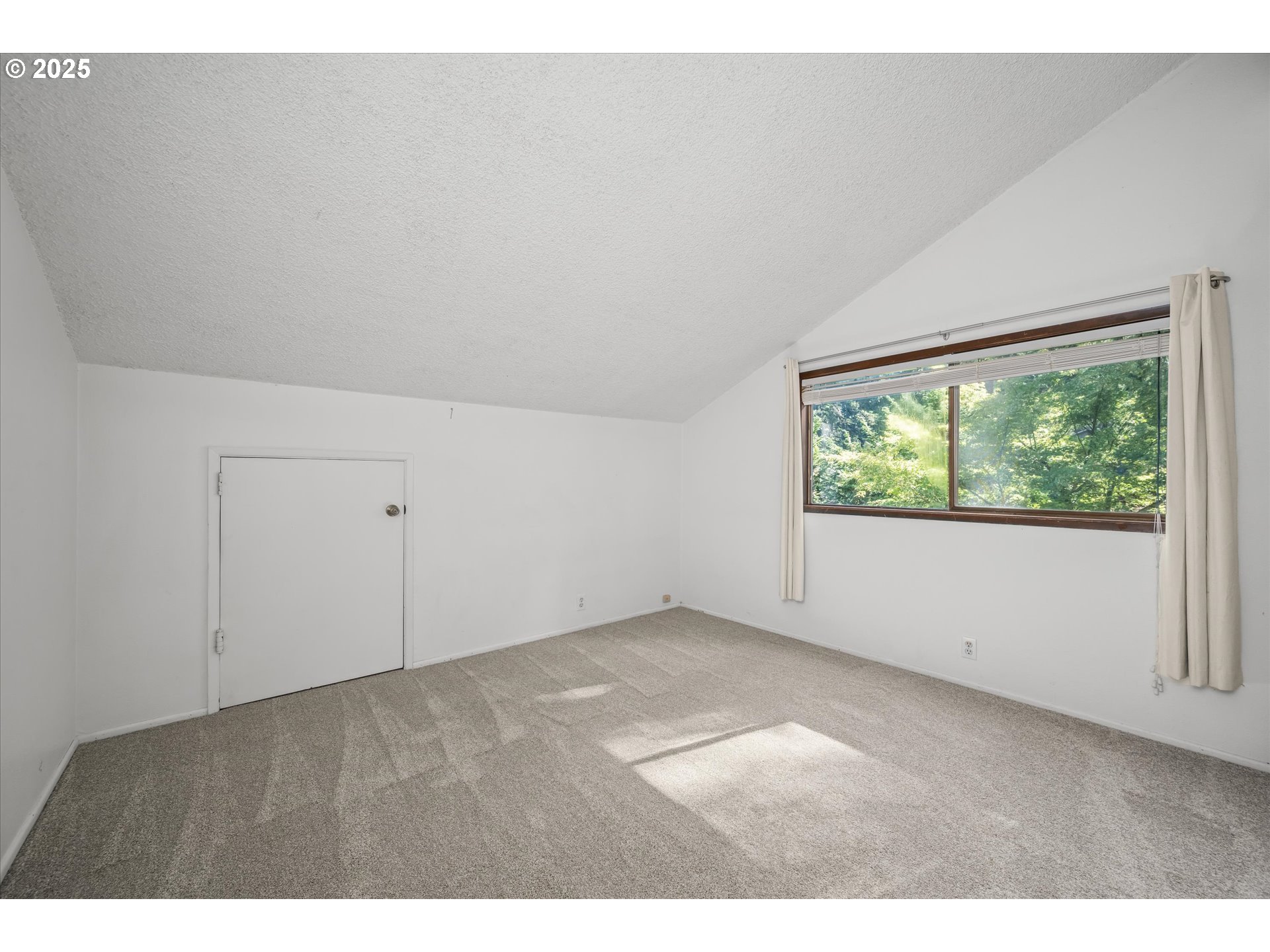 2819 Greentree Way Eugene, OR 97405 - Photo 14 of 35 Bedroom