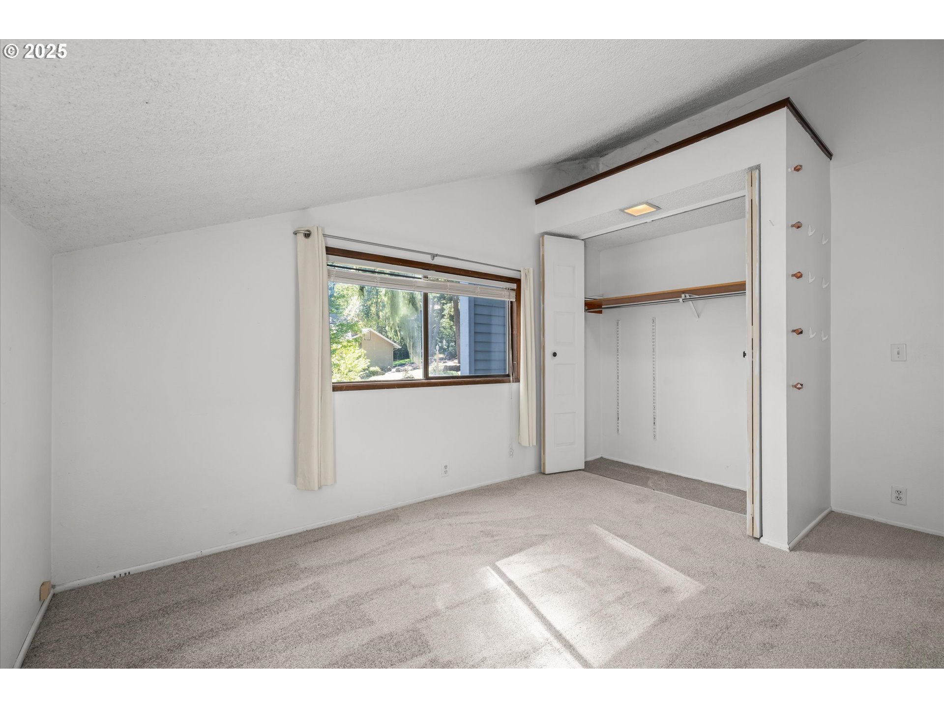 2819 Greentree Way Eugene, OR 97405 - Photo 15 of 35 Bedroom