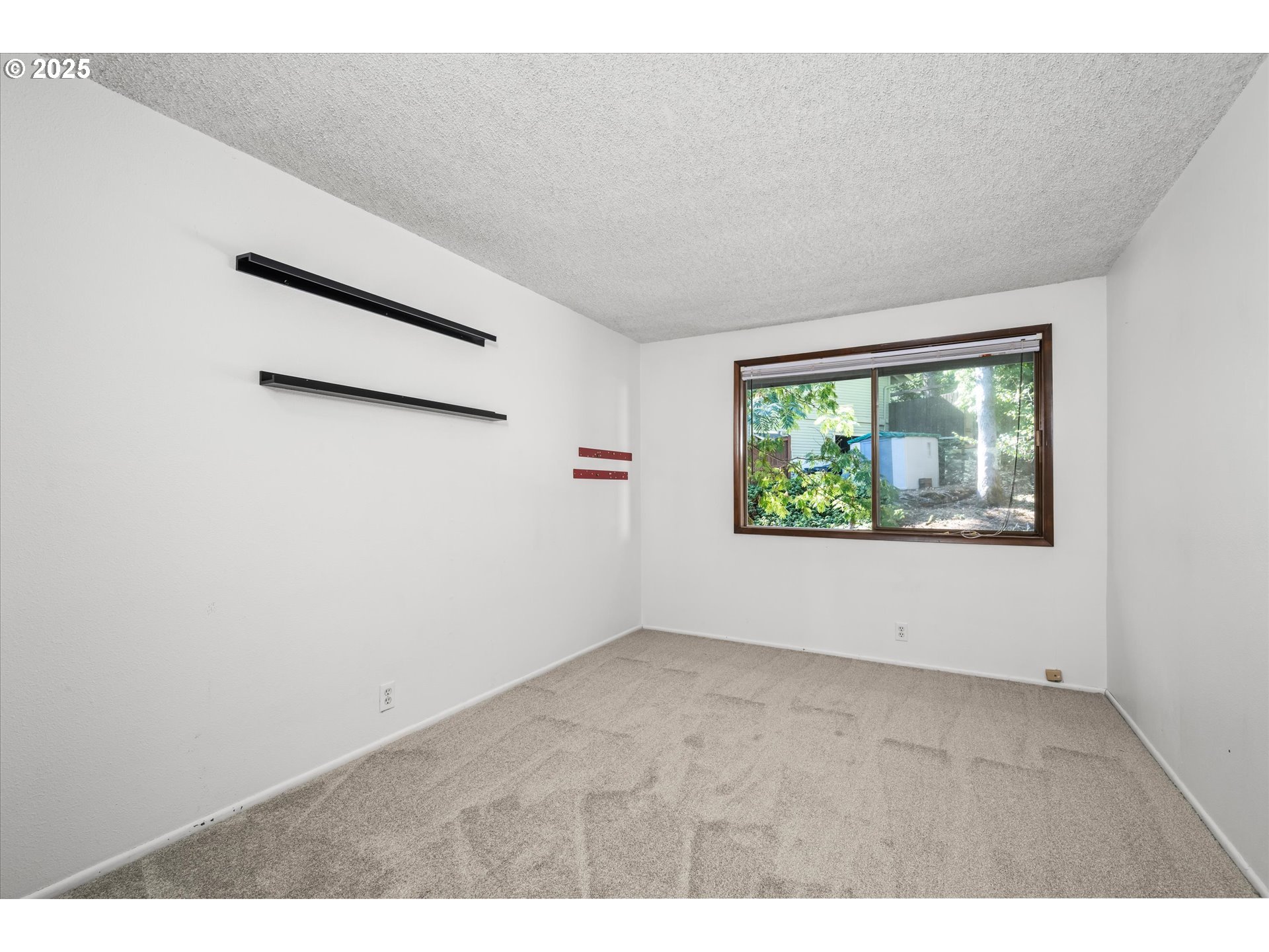 2819 Greentree Way Eugene, OR 97405 - Photo 24 of 35 Bedroom