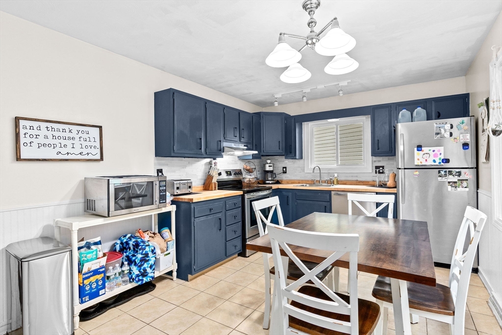 74 Keene Road Freetown, MA 02717 - Photo 4 of 42 Gallery Image 4