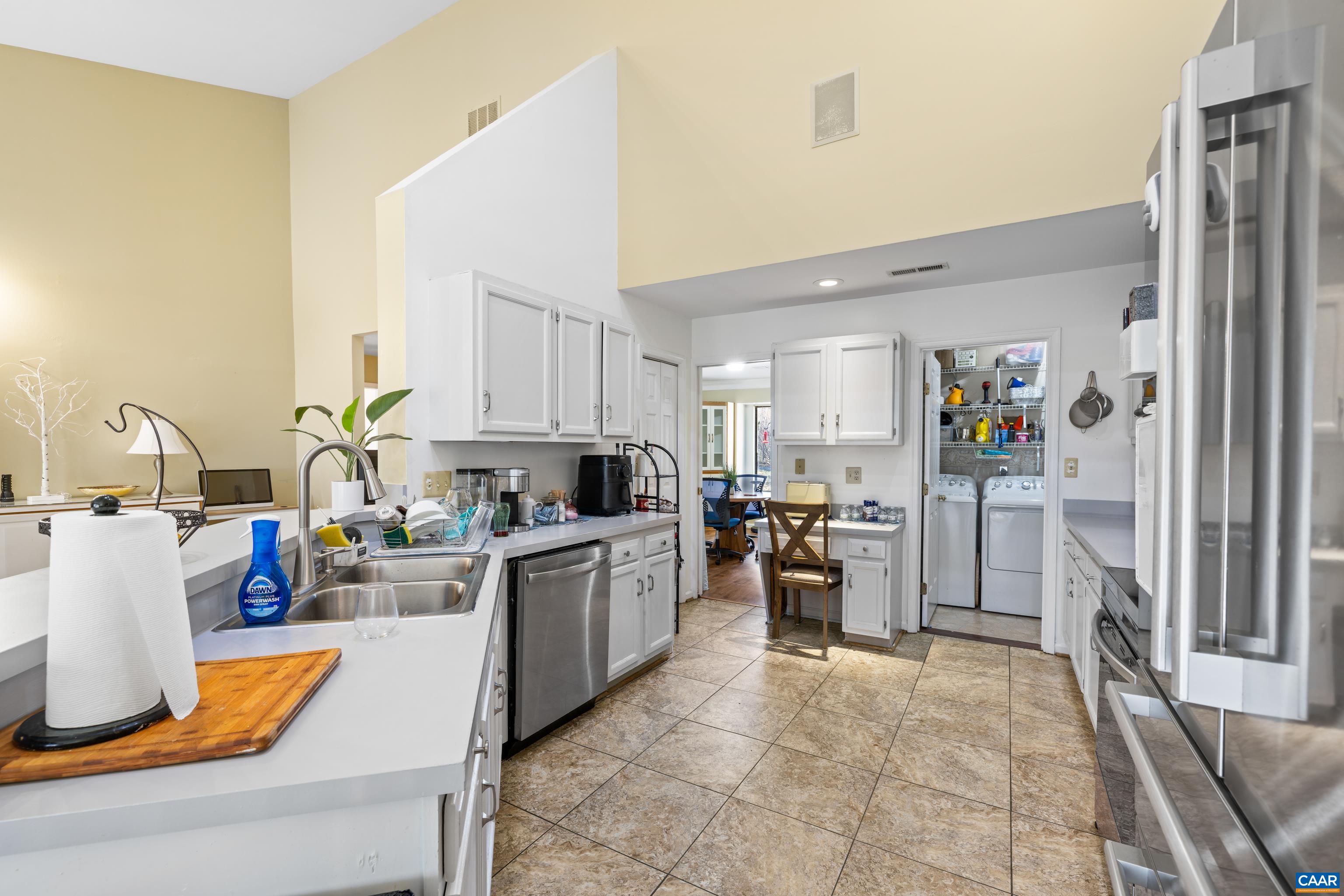 465 Hidden Ridge Road Charlottesville, VA 22902 - Photo 10 of 63 a kitchen view with cabinets a sink and appliances