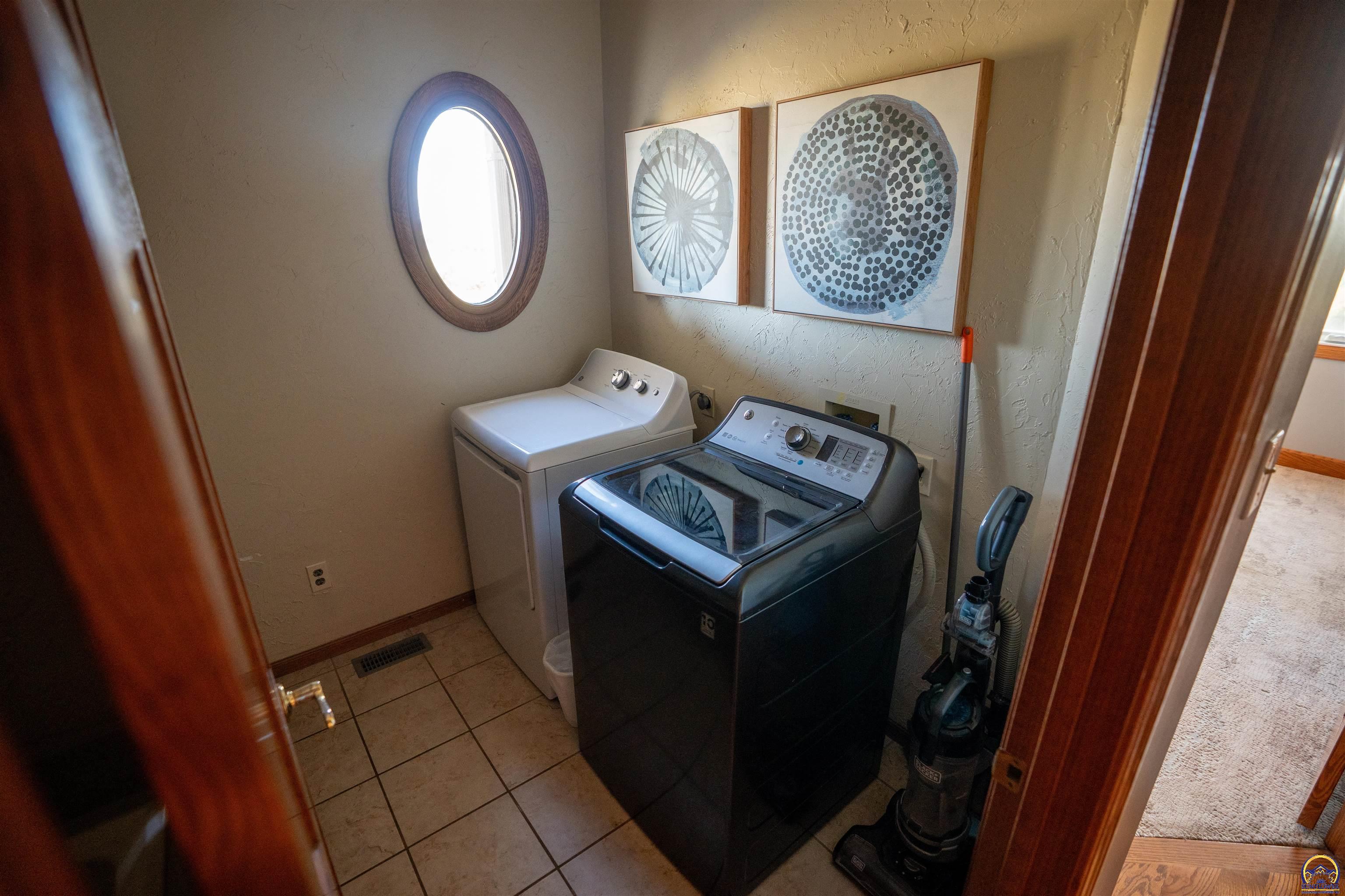 5721 Northwest Humphrey Road Topeka, KS 66618 - Photo 22 of 57