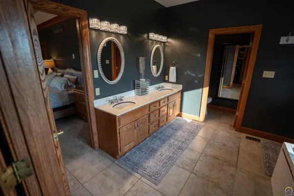 $1,095,000 | 5721 Northwest Humphrey Road, Topeka, KS 66618