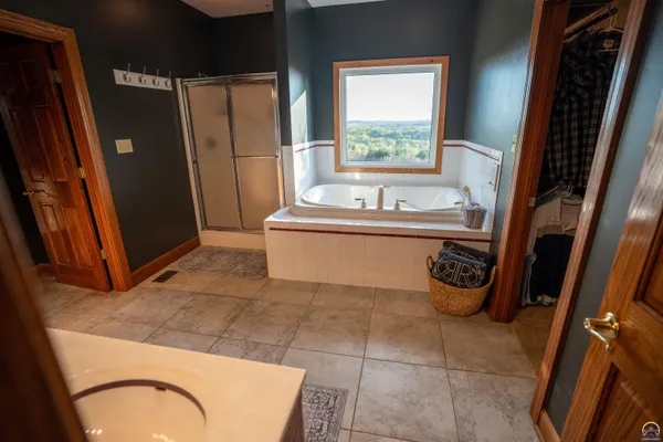 $1,095,000 | 5721 Northwest Humphrey Road, Topeka, KS 66618