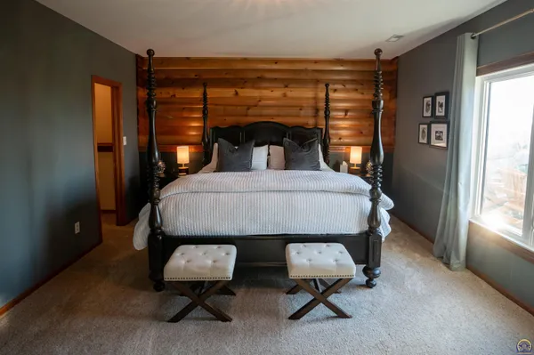 $1,095,000 | 5721 Northwest Humphrey Road, Topeka, KS 66618