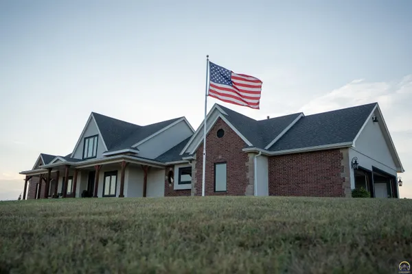 $1,095,000 | 5721 Northwest Humphrey Road, Topeka, KS 66618