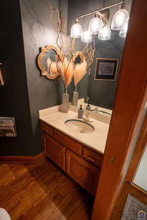 $1,095,000 | 5721 Northwest Humphrey Road, Topeka, KS 66618