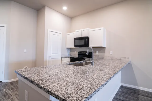 $1,499 | 1902 Langford Avenue, Unit B, Lubbock, TX 79407