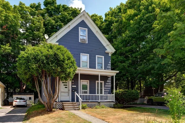 $799,000 | 17 Church Street, Hopkinton, MA 01748