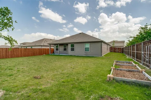 $2,400 | 3901 Kenworth Lane, McKinney, TX 75071