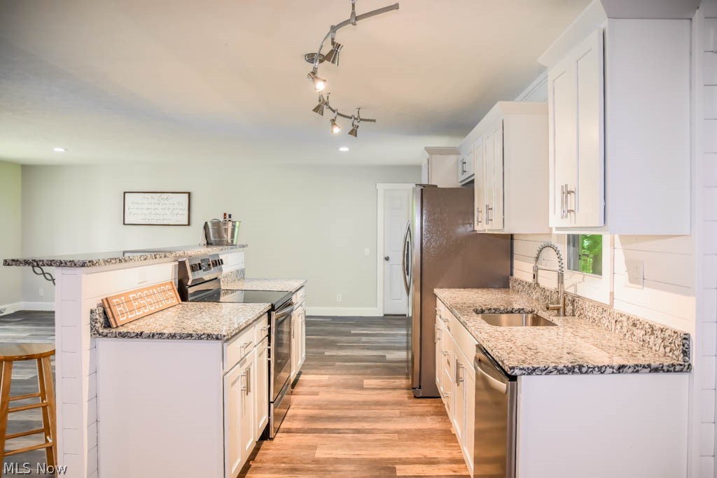 3754 Boydell Road Kent, OH 44240 - Photo 3 of 23 Brand new kitchen with new cabinets and granite countertops!