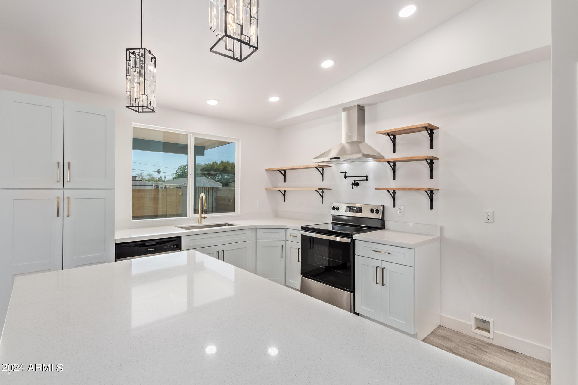 2231 South Evergreen Road Tempe, AZ 85282 - Photo 12 of 28 12 - Evergreen 2231