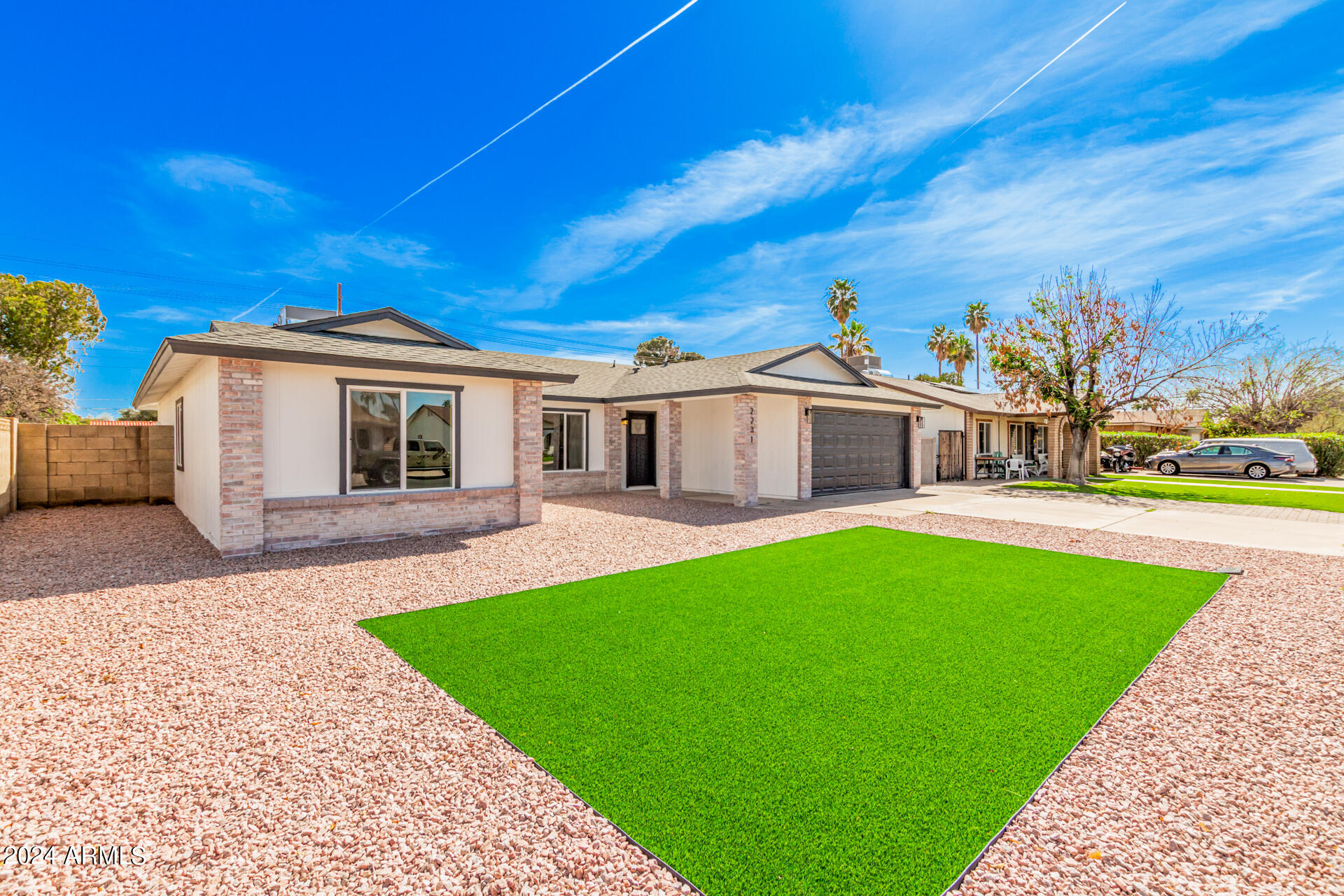 2231 South Evergreen Road Tempe, AZ 85282 - Photo 2 of 28 02 - Evergreen 2231