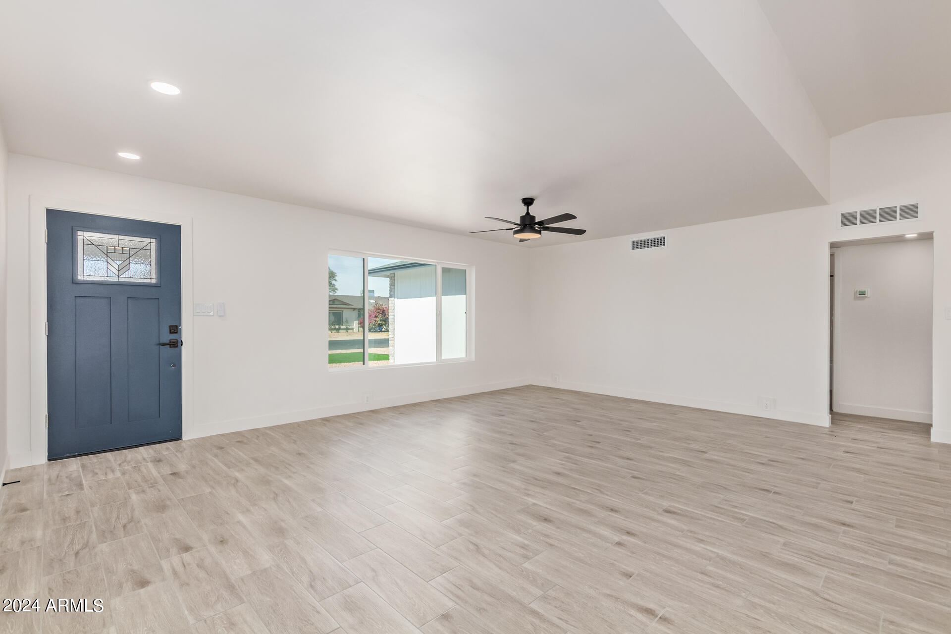 2231 South Evergreen Road Tempe, AZ 85282 - Photo 5 of 28 05 - Evergreen 2231