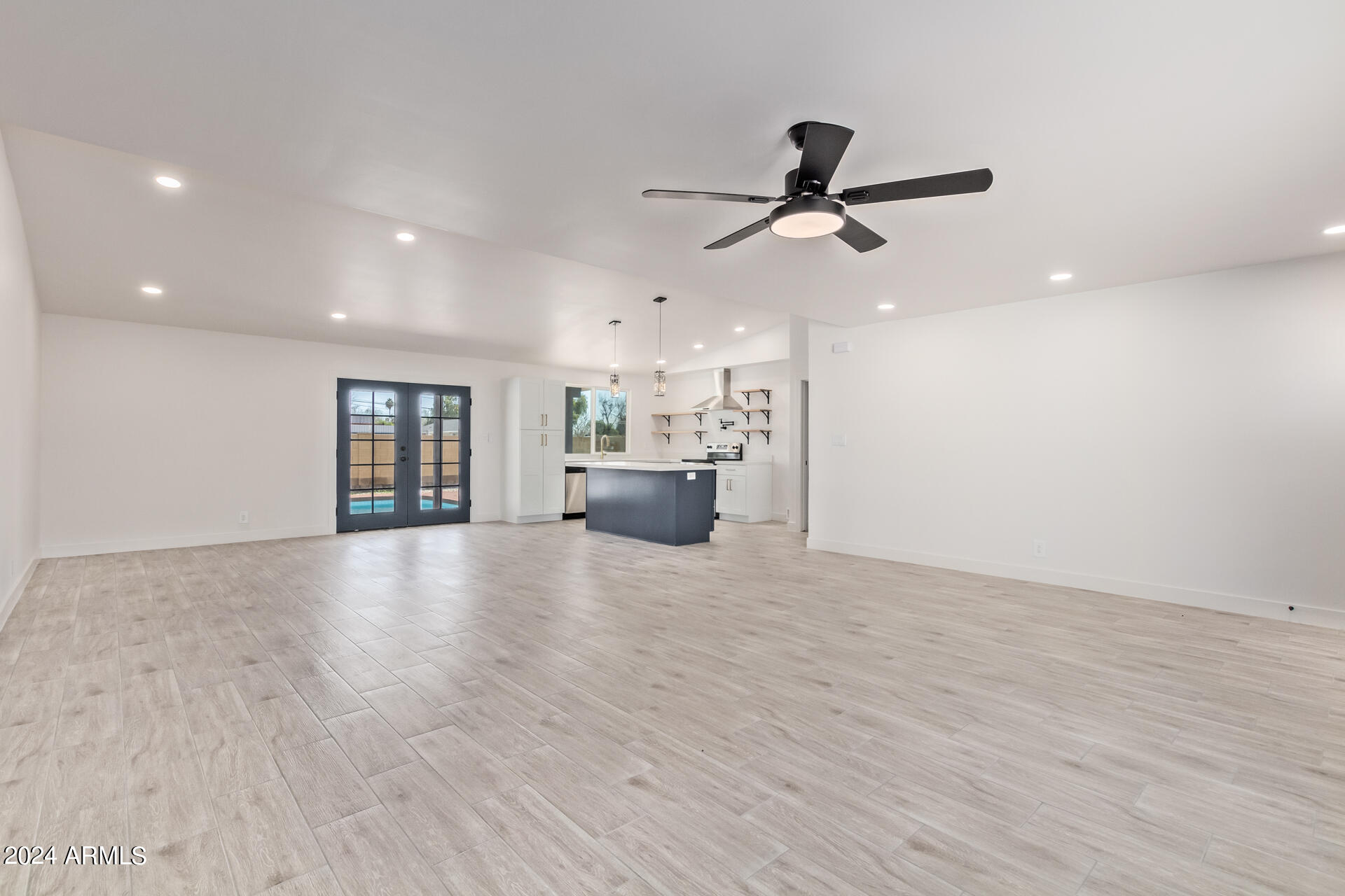 2231 South Evergreen Road Tempe, AZ 85282 - Photo 7 of 28 07 - Evergreen 2231