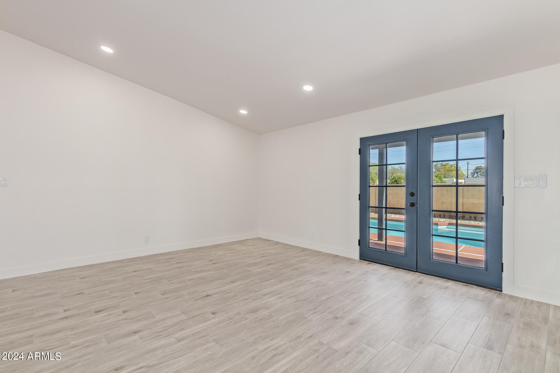 2231 South Evergreen Road Tempe, AZ 85282 - Photo 8 of 28 08 - Evergreen 2231