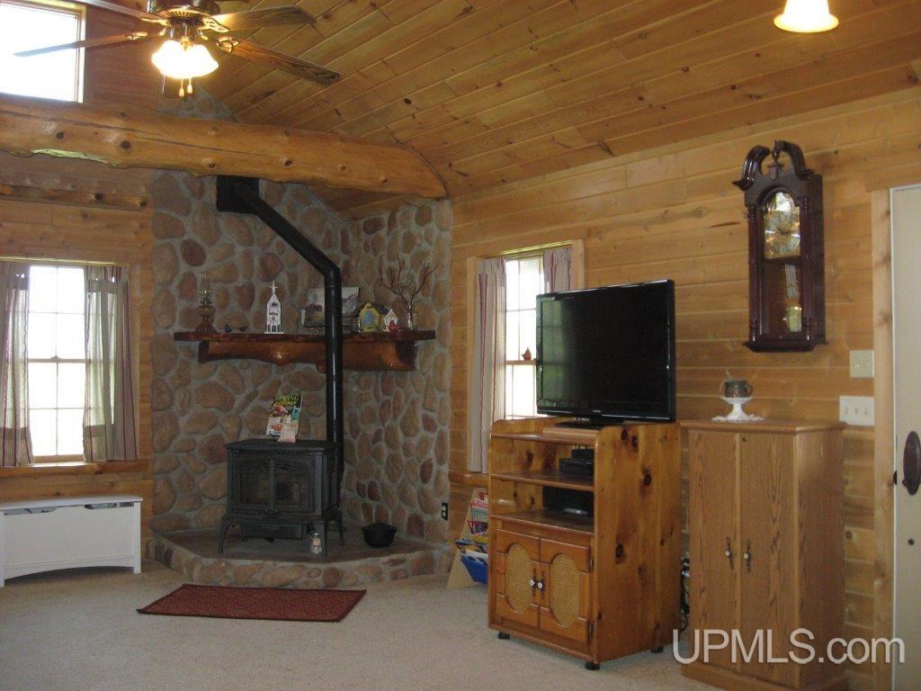 1460 17th Road Bark River, MI 49807 - Photo 11 of 36 Gallery Image 11