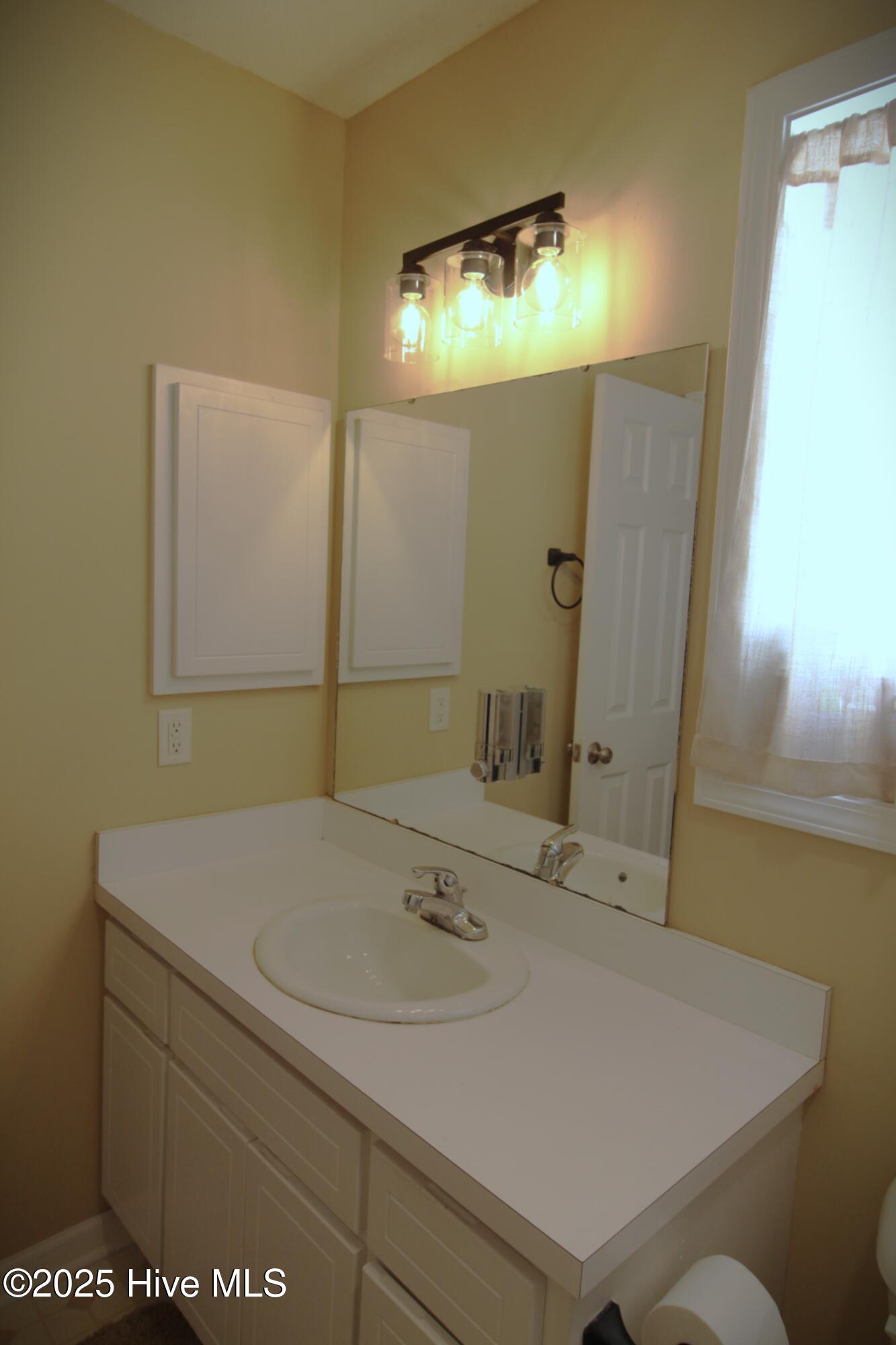 807 Sugar Creek Road Rocky Mount, NC 27804 - Photo 12 of 23 2nd bath