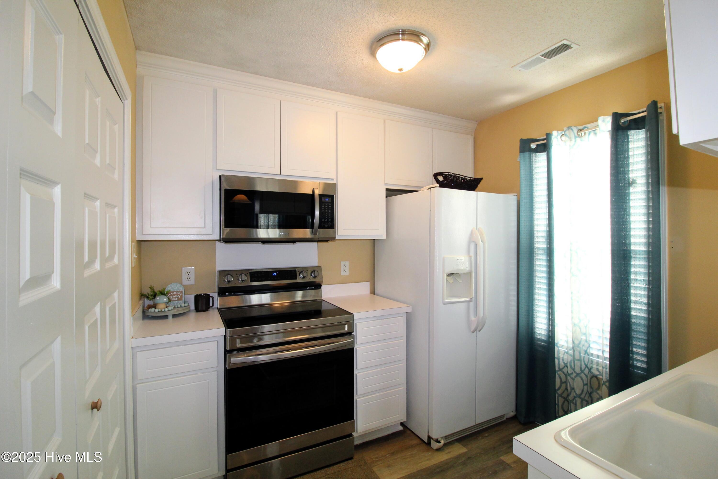 807 Sugar Creek Road Rocky Mount, NC 27804 - Photo 3 of 23 Kitchen