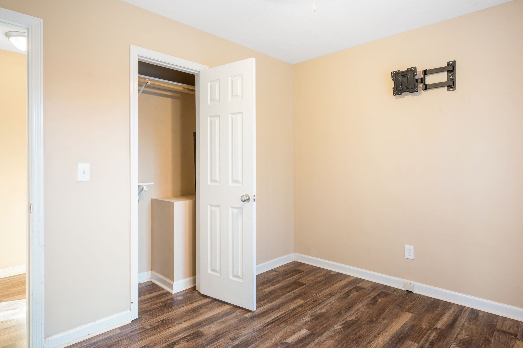 121 Wells Lee Road Elora, TN 37328 - Photo 17 of 48 a view of a hallway with wooden floor