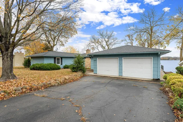 $425,000 | 810 North Shore Drive, Waterville, MN 56096