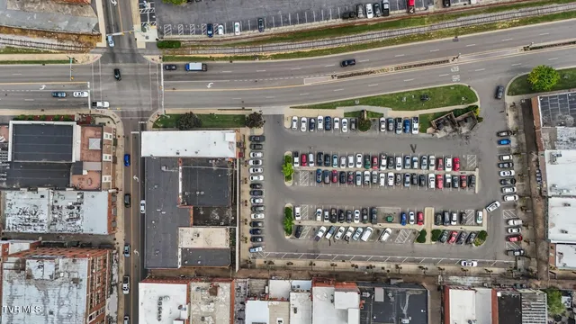 $399,000 | 414 South Roan Street, Unit 202, Johnson City, TN 37604