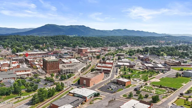 $399,000 | 414 South Roan Street, Unit 202, Johnson City, TN 37604