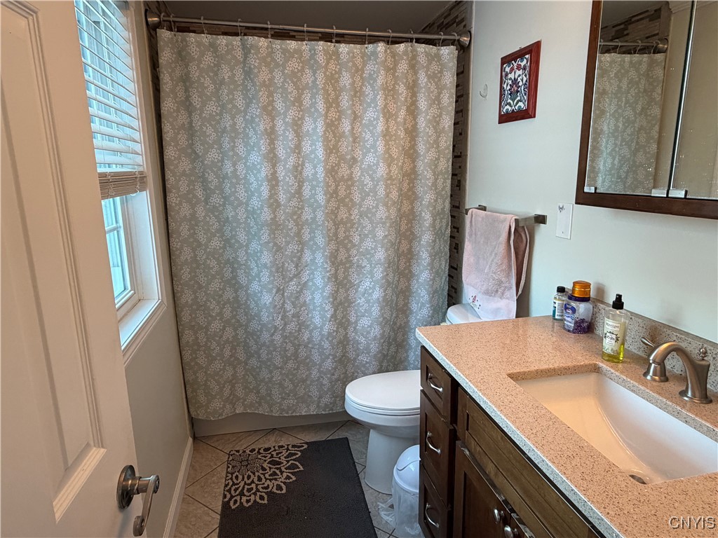 7667 Charlemont Drive Manlius, NY 13104 - Photo 23 of 33 Primary bathroom