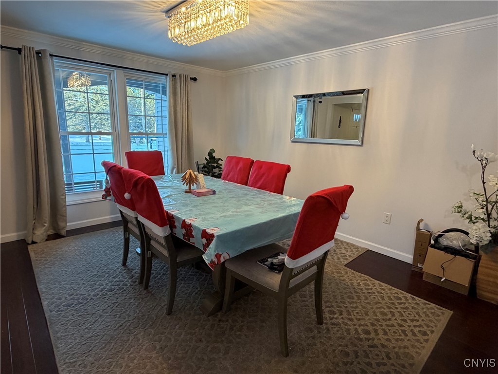 7667 Charlemont Drive Manlius, NY 13104 - Photo 5 of 33 Dining room