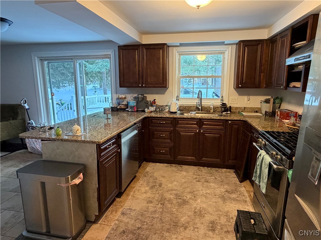 7667 Charlemont Drive Manlius, NY 13104 - Photo 7 of 33 Kitchen