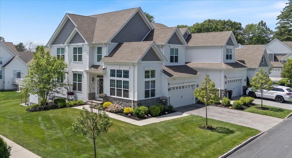 11 Hummingbird Way, Unit 11 Methuen, MA 01844 - Photo 5 of 34