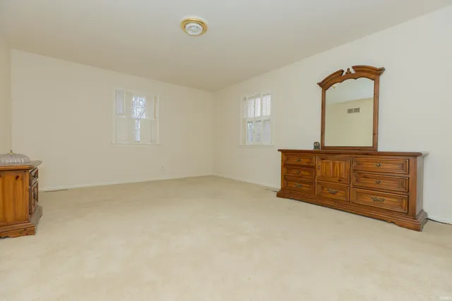 $525,000 | 801 Plaza Drive, Evansville, IN 47715