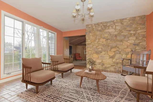 $525,000 | 801 Plaza Drive, Evansville, IN 47715