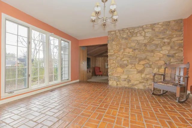 $525,000 | 801 Plaza Drive, Evansville, IN 47715