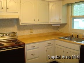 2717 Delaware Drive Springfield, IL 62702 - Photo 3 of 10 Gallery Image 3