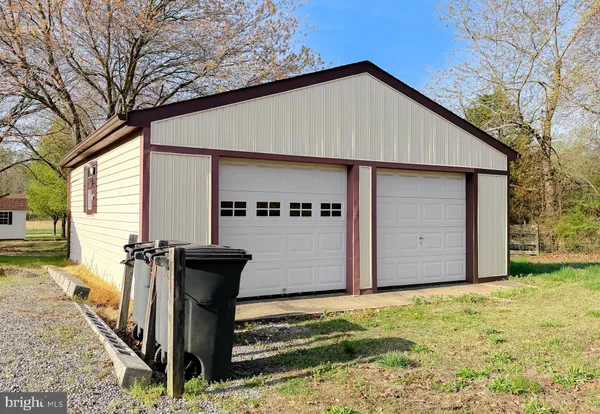 a front view of house with yard