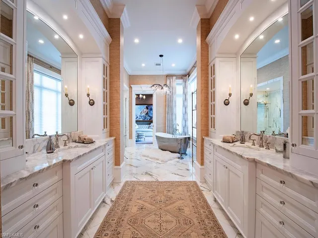 $22,500,000 | 1963 Gulf Shore Boulevard South, Naples, FL 34102